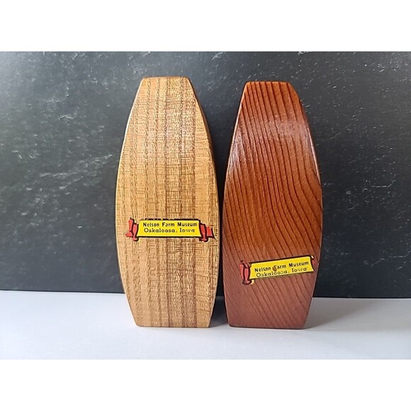 Nelson Farm Museum Souvenir Wooden Salt And Pepper Shakers Vintage, READ - Picture 2 of 10